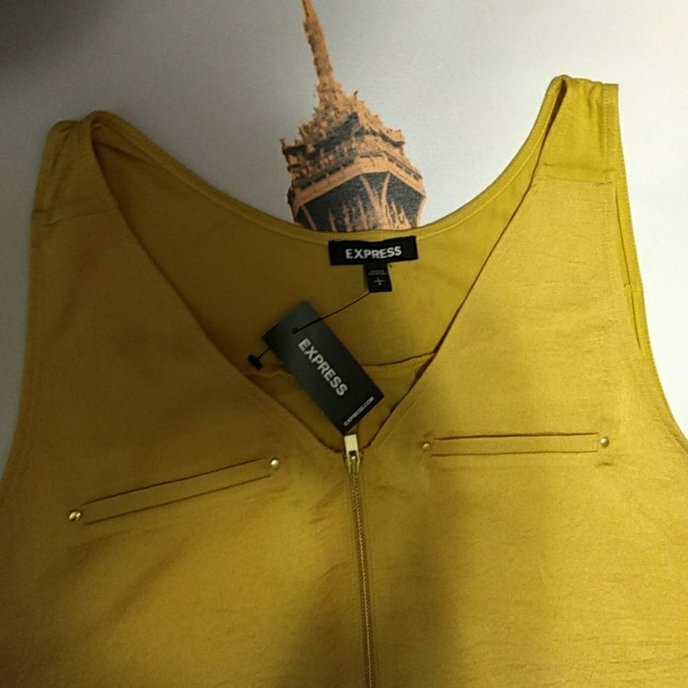 🆕Express Blouse🆕 - Picture 4 of 6